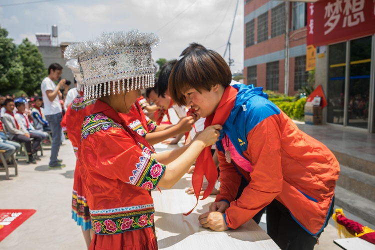 918博天堂梦想100分公益行走进昆明翠华希望小学